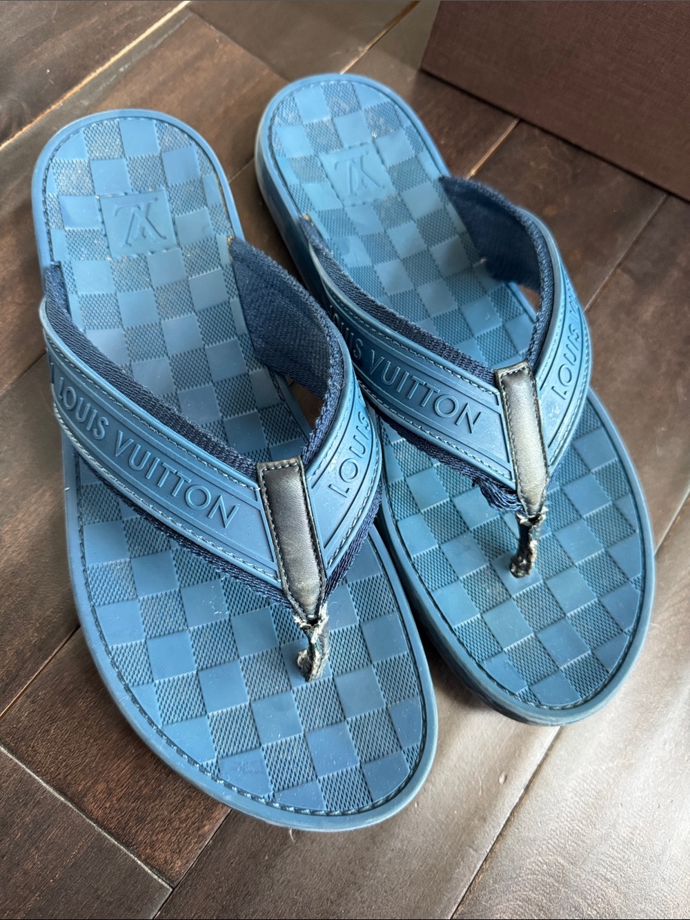 Louis Vuitton Men’s Damier Blue Flip Flops Sandals Size 41 - Picture 7 of 8
